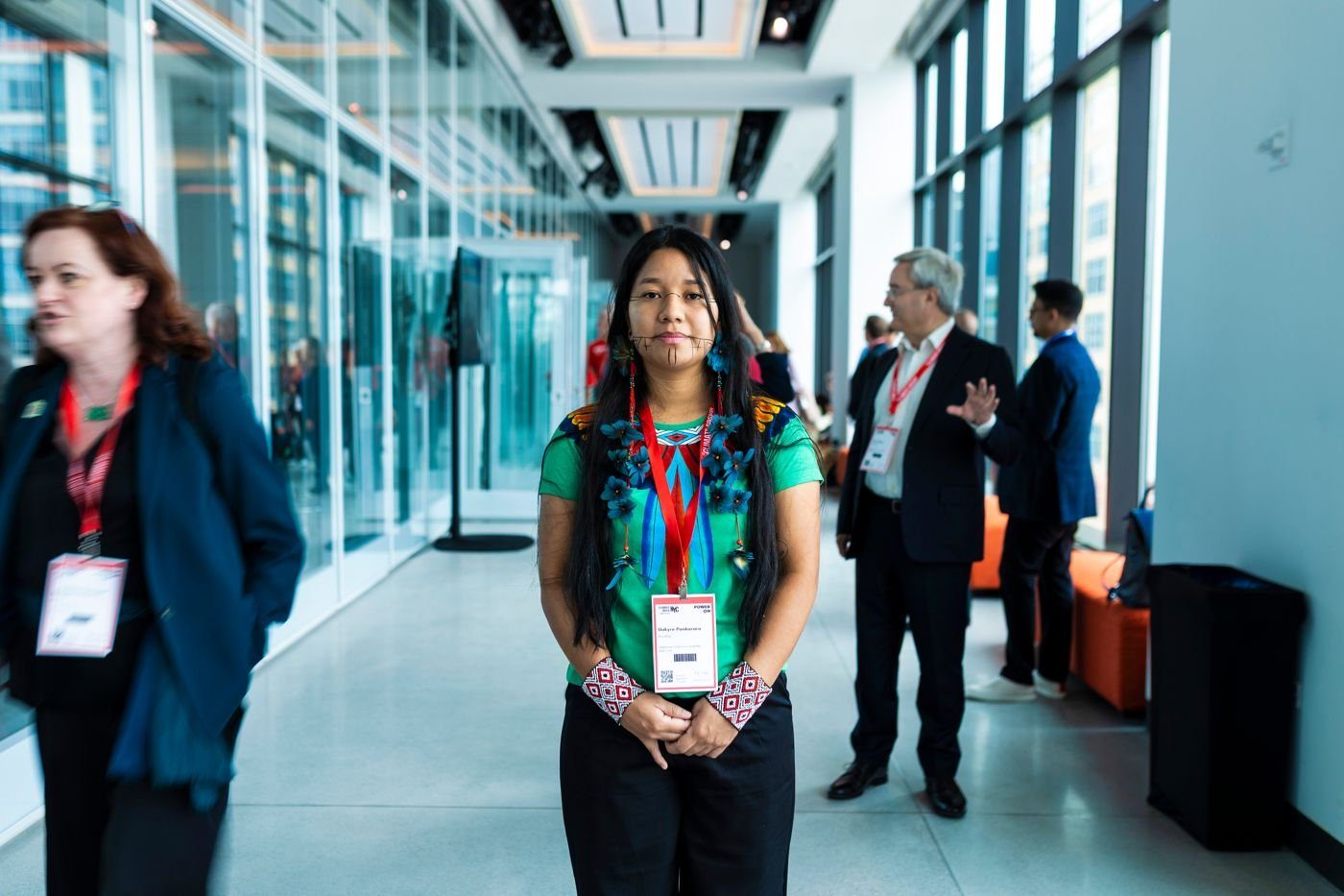 Liderança indígena em evento internacional